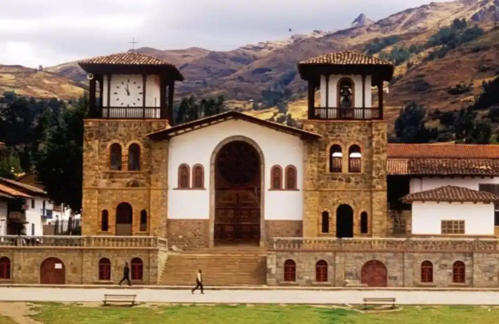 Top 5: Los Pueblos más Bonitos Cerca de Cusco para Visitar 8 Mejores Pueblos Turísticos del Mundo: Chacas