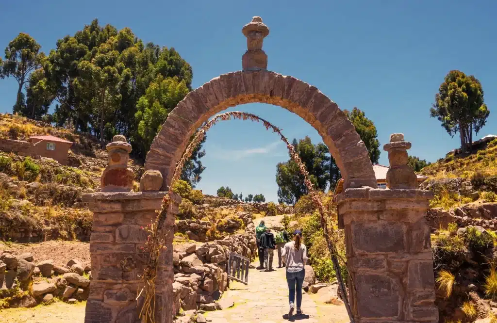 Top 5: Los Pueblos más Bonitos Cerca de Cusco para Visitar 12 Mejores Pueblos Turísticos del Mundo: Taquile