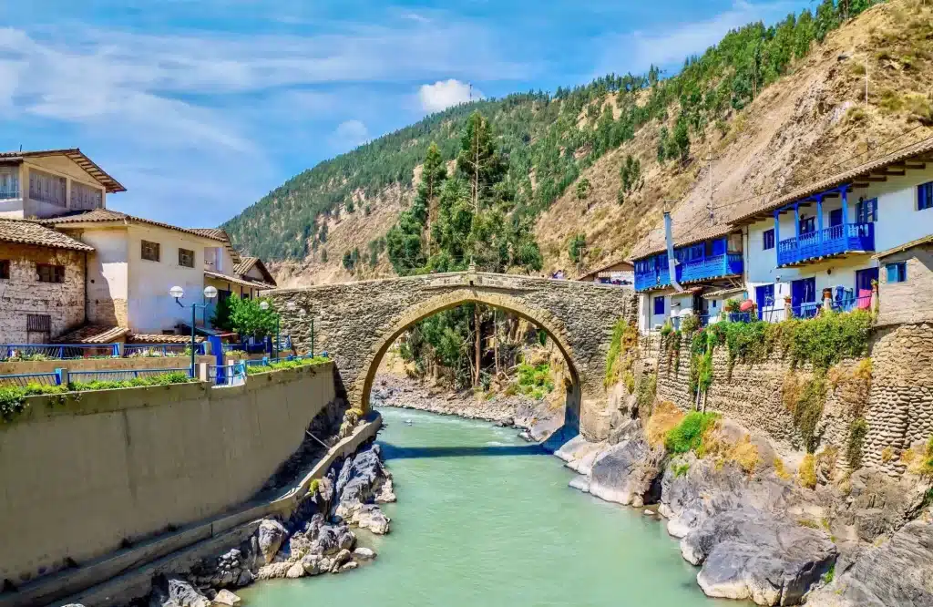 Top 5: Los Pueblos más Bonitos Cerca de Cusco para Visitar 10 Mejores Pueblos Turísticos del Mundo: Paucartambo